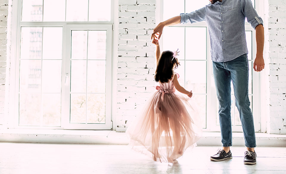 5-ways-celebrate-your-husband-fathers-day dance with daughter