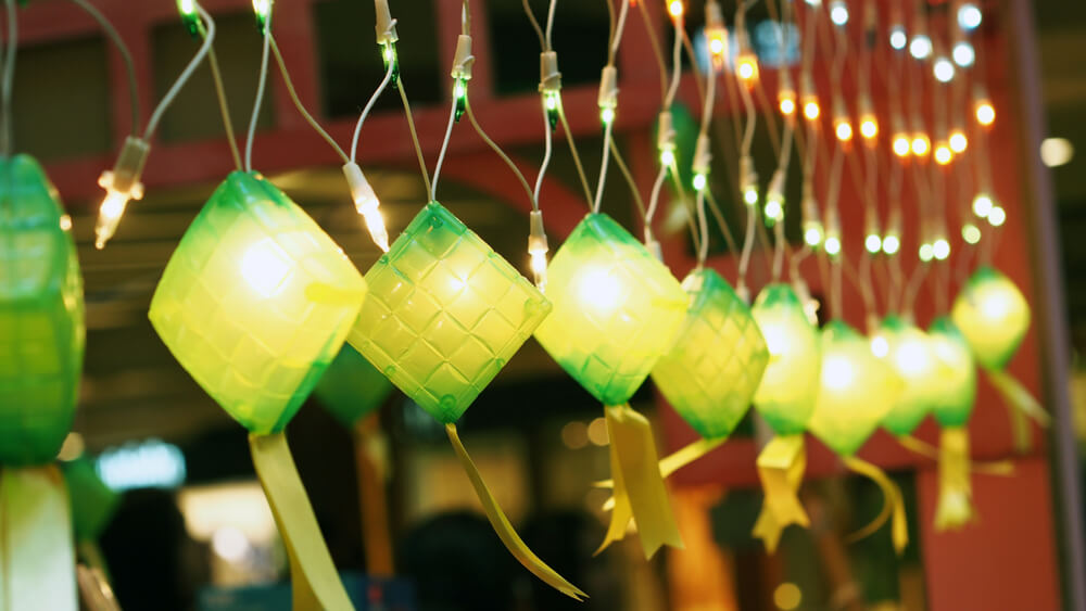 how-get-your-home-hari-raya-ready-during-circuit-breaker-hang-festive-lights