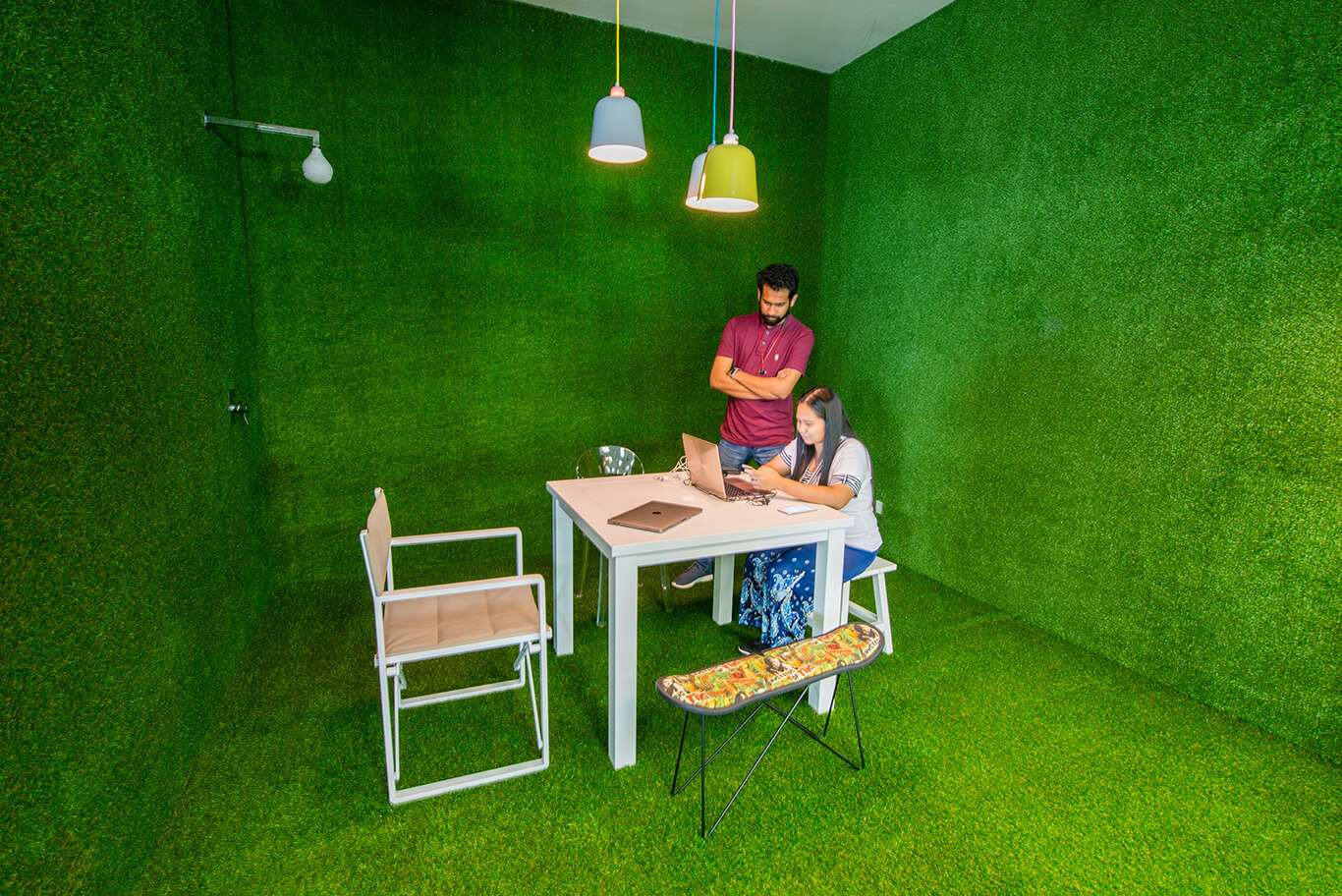 ohmyhomes-proptech-innovation-centre-office-tour-grass-room