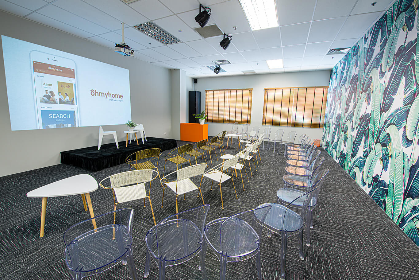 ohmyhomes-proptech-innovation-centre-office-tour-seminar-chamber