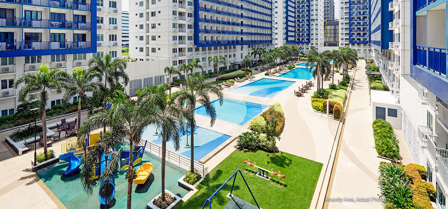 sea-residences-mall-asia-complex-your-gateway-shopping-and-entertainment-pool