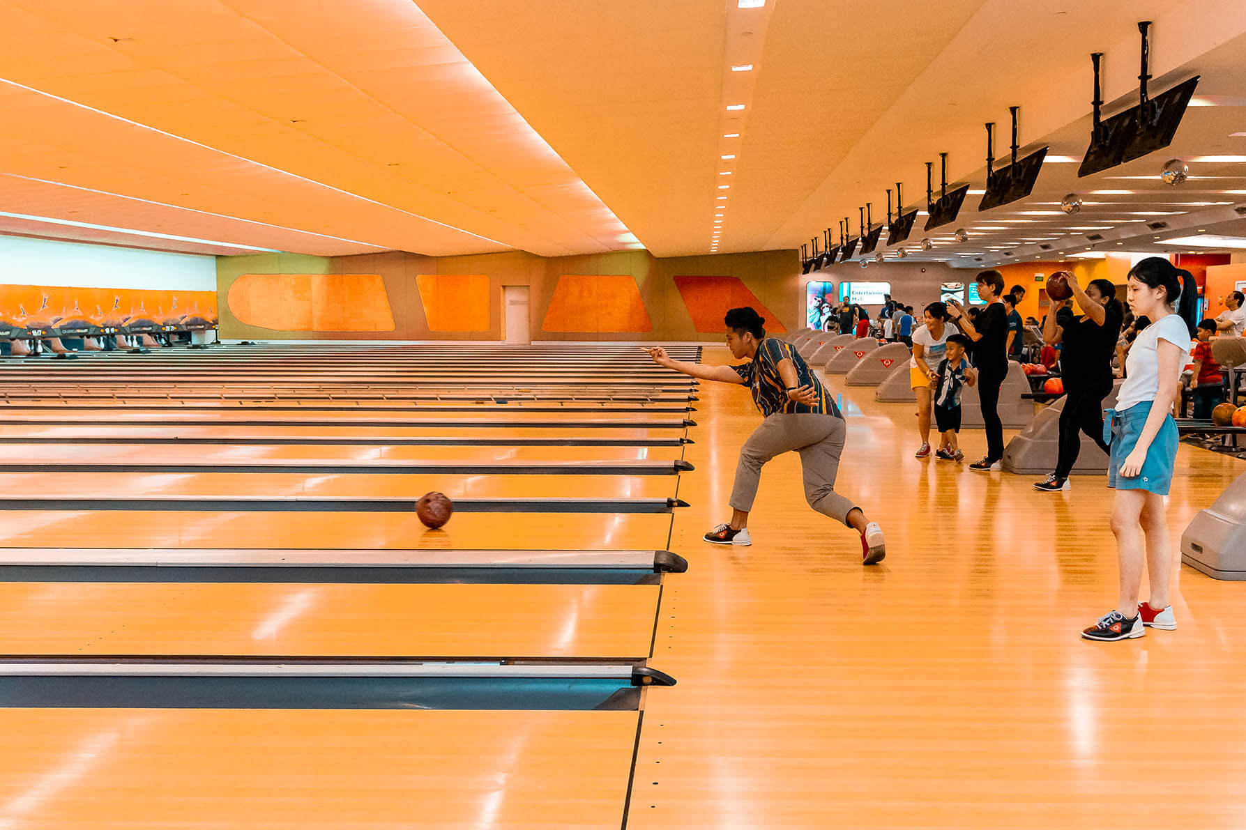 strike-one-family-day-2019-celebrating-family-giving-and-community-through-bowling